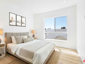 542 1/2 N Serrano Avenue, Los Angeles CA 90004