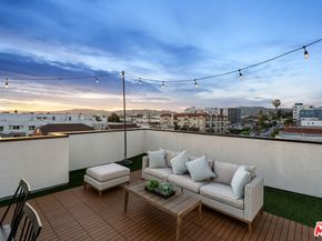 542 1/2 N Serrano Avenue, Los Angeles CA 90004