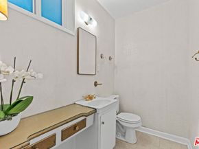 5733 Colfax Avenue, North Hollywood CA 91601