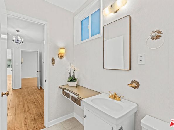 5733 Colfax Avenue, North Hollywood CA 91601