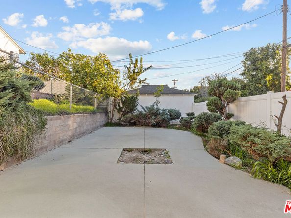 5733 Colfax Avenue, North Hollywood CA 91601