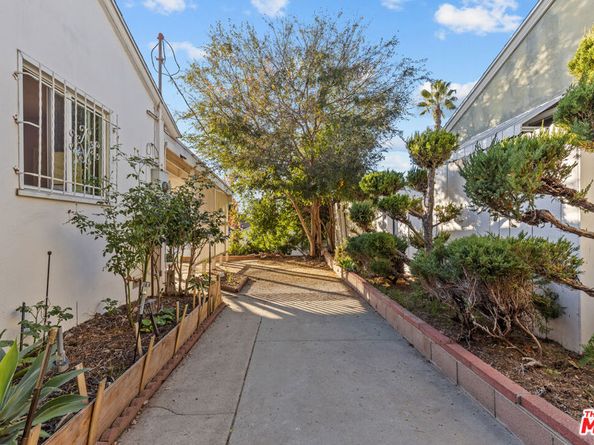 5733 Colfax Avenue, North Hollywood CA 91601