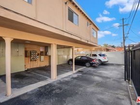 11447 Tiara Street 1, North Hollywood CA 91601