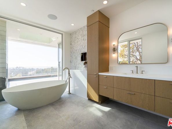 15920 Alcima Avenue, Pacific Palisades CA 90272