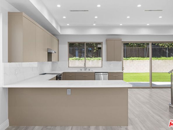 6723 Sunnyslope Avenue, Van Nuys CA 91401