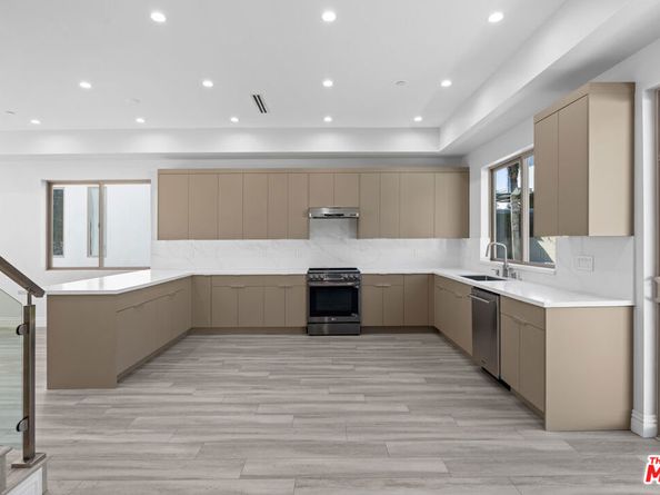 6723 Sunnyslope Avenue, Van Nuys CA 91401