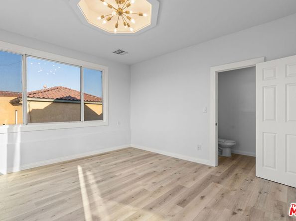 1250 S Windsor Boulevard, Los Angeles CA 90019