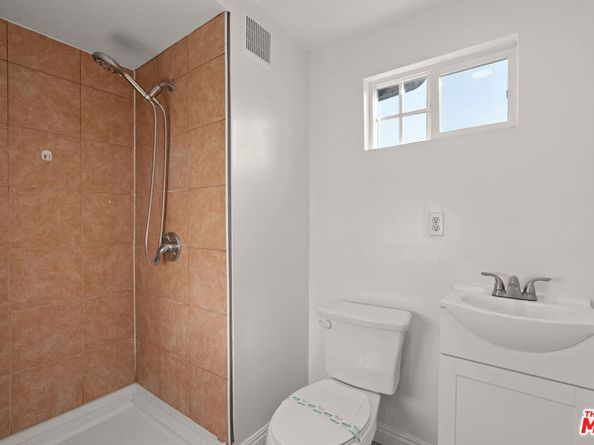 1250 S Windsor Boulevard, Los Angeles CA 90019