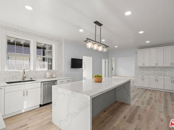 1250 S Windsor Boulevard, Los Angeles CA 90019