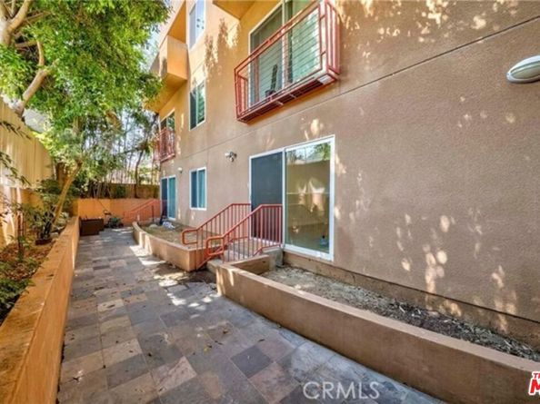 1138 S Serrano Avenue 102, Los Angeles CA 90006