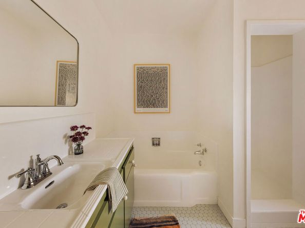 10816 Redmont Avenue, Tujunga CA 91042