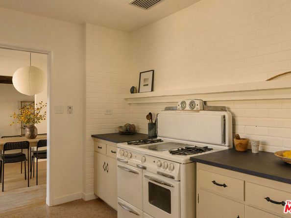 10816 Redmont Avenue, Tujunga CA 91042