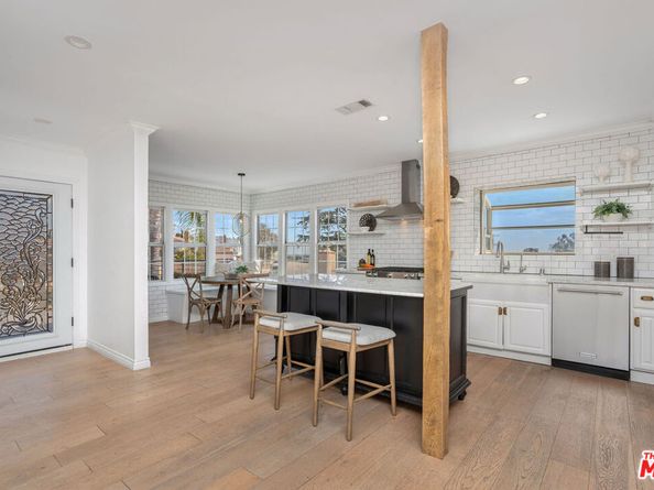 4949 Onaknoll Avenue, Los Angeles CA 90043