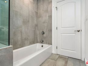 4949 Onaknoll Avenue, Los Angeles CA 90043