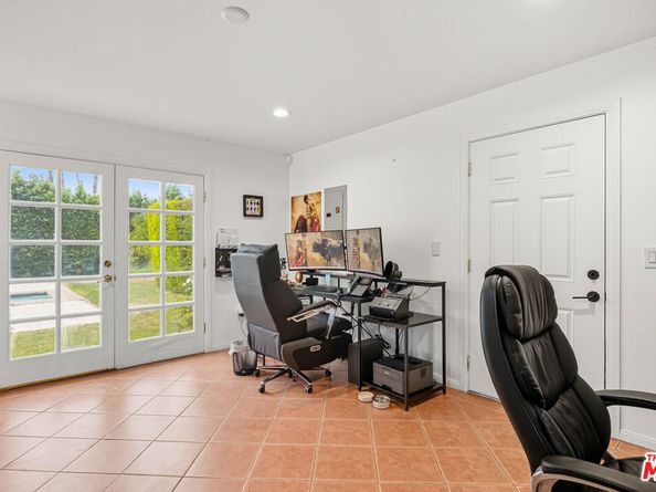 9916 Rathburn Avenue, Northridge CA 91325