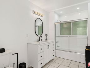 9916 Rathburn Avenue, Northridge CA 91325