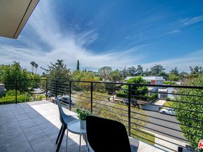 362 N Norton Avenue, Los Angeles CA 90004