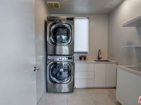 362 N Norton Avenue, Los Angeles CA 90004