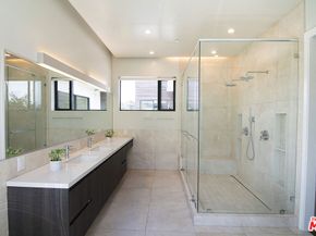 362 N Norton Avenue, Los Angeles CA 90004