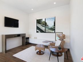 362 N Norton Avenue, Los Angeles CA 90004