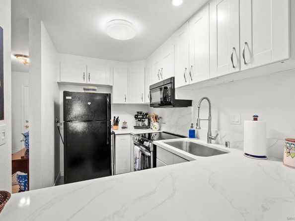 5606 Caminito Roberto, San Diego CA 92111
