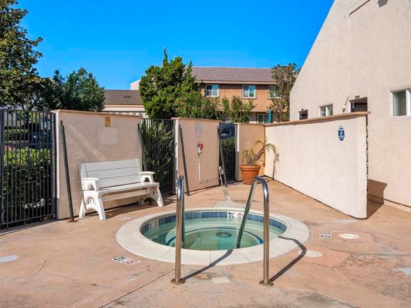 5606 Caminito Roberto, San Diego CA 92111