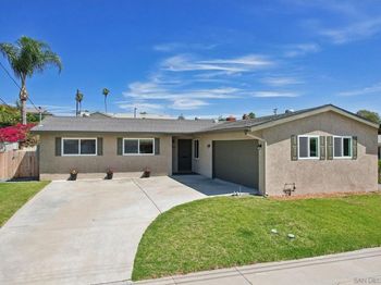 8374 Lake Gaby Ave