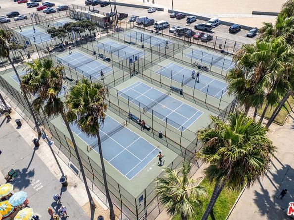 1908 Pacific Avenue, Venice CA 90291