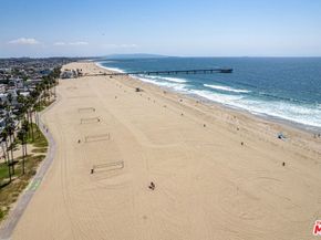 1908 Pacific Avenue, Venice CA 90291