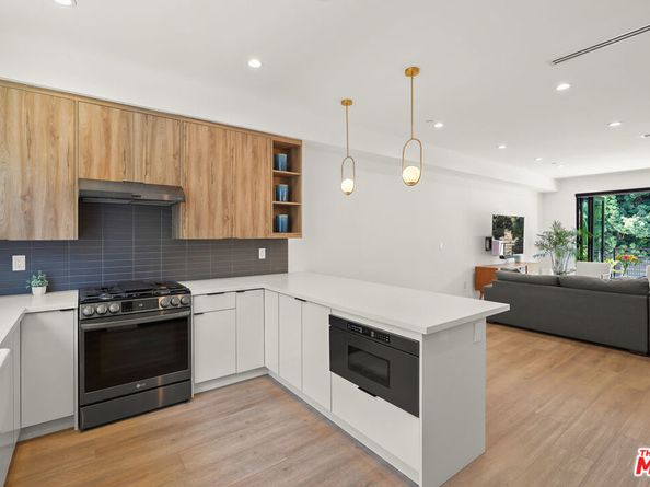 926 N Ridgewood Place, Los Angeles CA 90038
