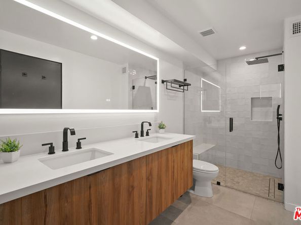 926 N Ridgewood Place, Los Angeles CA 90038