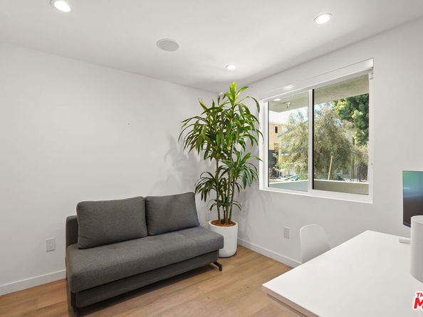 926 N Ridgewood Place, Los Angeles CA 90038