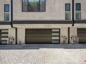 926 N Ridgewood Place, Los Angeles CA 90038