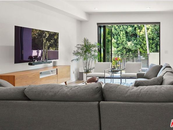 926 N Ridgewood Place, Los Angeles CA 90038