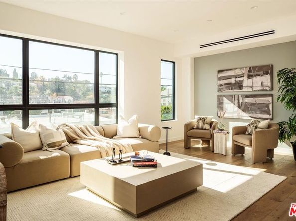 2822 Avenel Street, Los Angeles CA 90039
