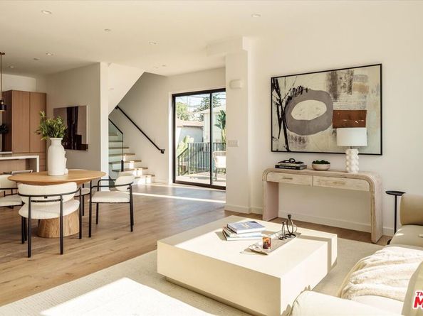 2822 Avenel Street, Los Angeles CA 90039