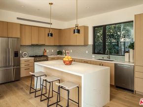 2822 Avenel Street, Los Angeles CA 90039