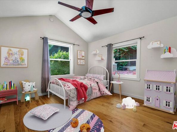8621 Lookout Mountain Avenue, Los Angeles CA 90046