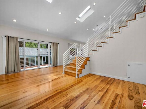 8621 Lookout Mountain Avenue, Los Angeles CA 90046
