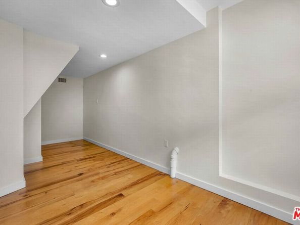 8621 Lookout Mountain Avenue, Los Angeles CA 90046