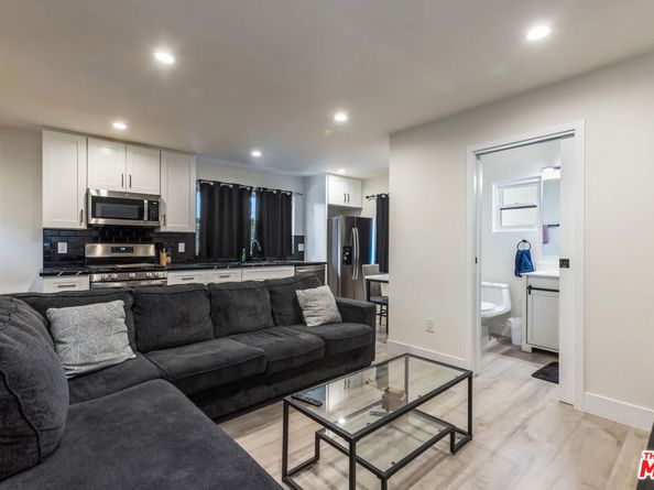 23320 Bassett Street, West Hills CA 91307