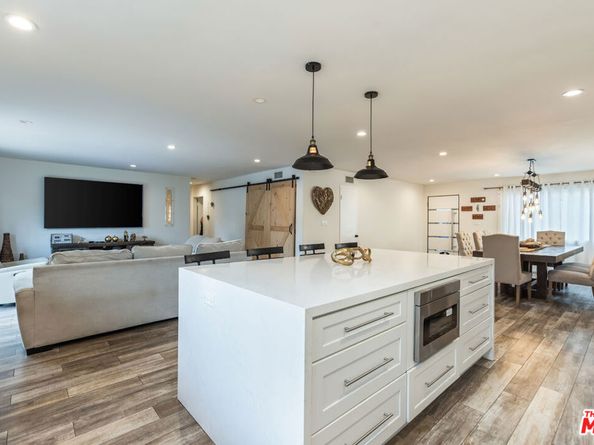23320 Bassett Street, West Hills CA 91307