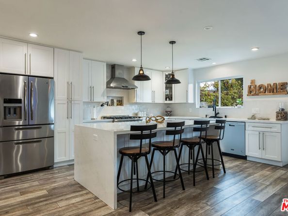 23320 Bassett Street, West Hills CA 91307