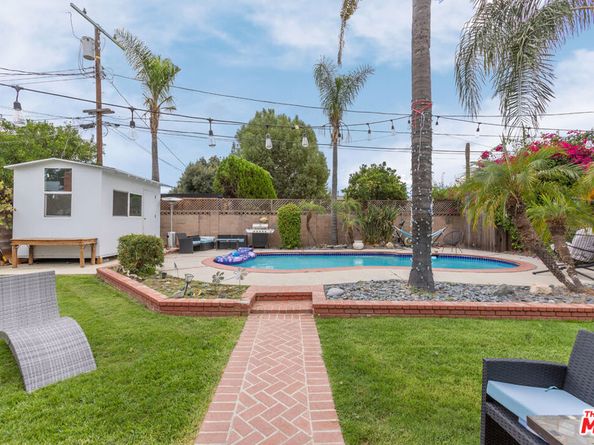 23320 Bassett Street, West Hills CA 91307