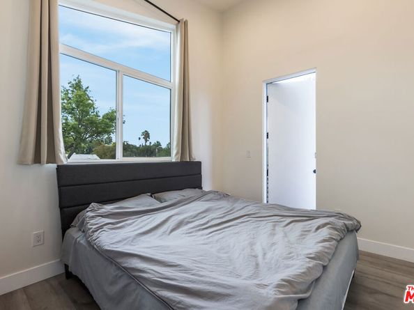 23320 Bassett Street, West Hills CA 91307