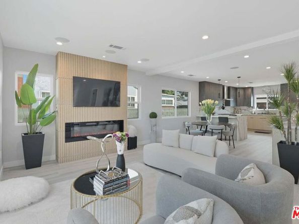 9710 S 8th Avenue, Inglewood CA 90305