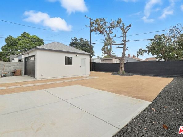 9710 S 8th Avenue, Inglewood CA 90305