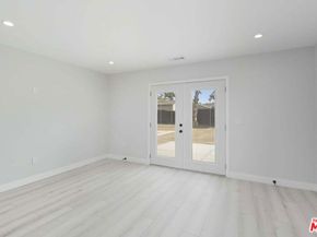 9710 S 8th Avenue, Inglewood CA 90305