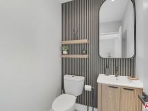 9710 S 8th Avenue, Inglewood CA 90305