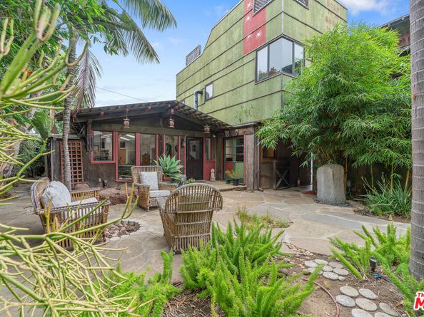 1233 Palms Boulevard, Venice CA 90291